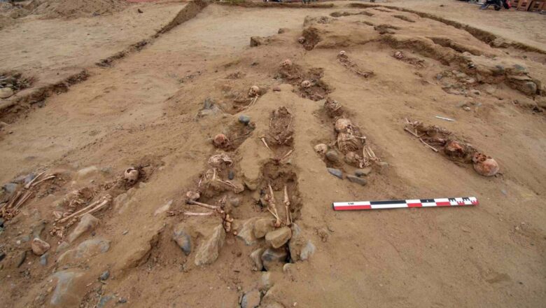 HALLAN 76 TUMBAS DE NIÑOS SACRIFICADOS POR LA CULTURA CHIMÚ