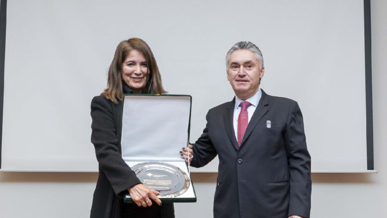 CÁMARA DE COMERCIO E INDUSTRIAS DE AREQUIPA OTORGA RECONOCIMIENTO AL IIMP 