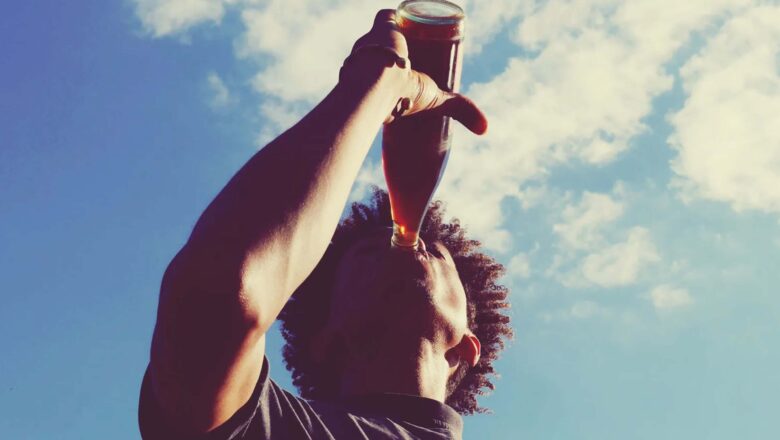 5 SEÑALES DE QUE EL AZÚCAR TE ESTÁ HACIENDO VIEJO (Y CÓMO COMBATIRLO)