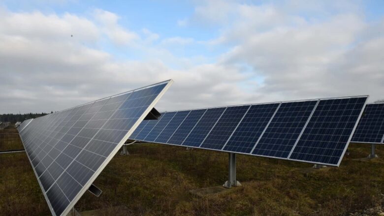 SUIZA EVALÚA CONSTRUIR CENTRALES SOLARES DEL TAMAÑO DE 2.400 CAMPOS DE FÚTBOL EN LOS ALPES