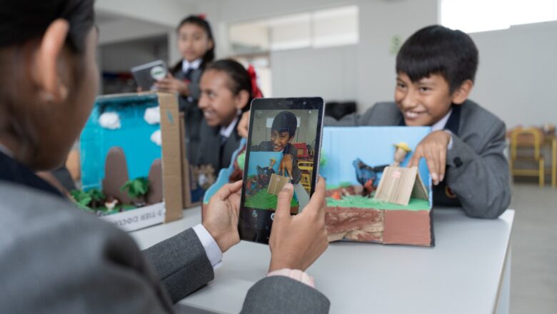 MÁS DE 800 MIL ESCOLARES, JÓVENES Y PROFESORES DE TODAS LAS REGIONES DEL PAÍS SE BENEFICIARÁN CON PROGRAMAS EDUCATIVOS