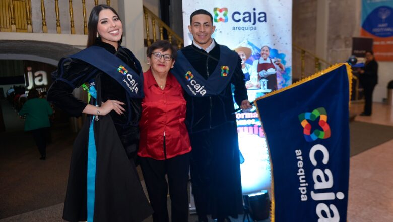 CLIENTES DE CAJA AREQUIPA DISFRUTARON FUNCIÓN EXCLUSIVA DEL ENCUENTRO INTERNACIONAL DE TUNAS