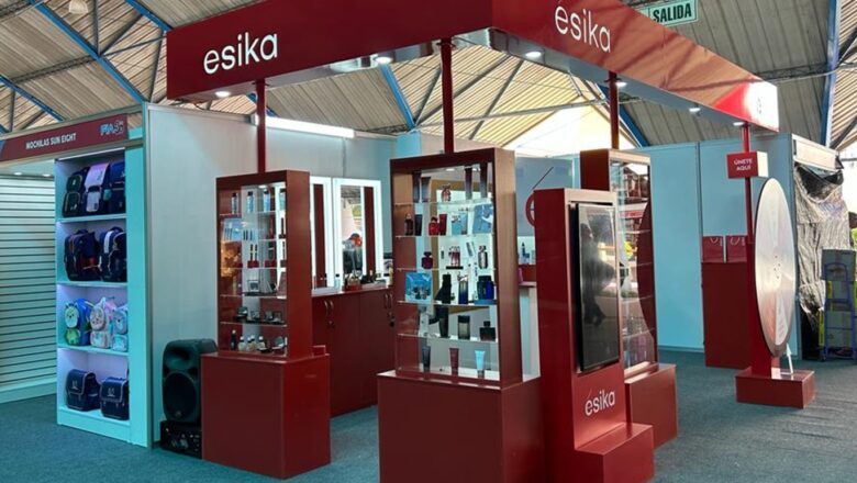 ÉSIKA CELEBRA LA BELLEZA CON SESIONES GRATUITAS DE MAQUILLAJE Y ASESORÍAS PERSONALIZADAS EN LA FIA