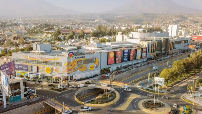 CELEBRA EL 484° ANIVERSARIO DE LA CIUDAD BLANCA EN OUTLETARAUCO