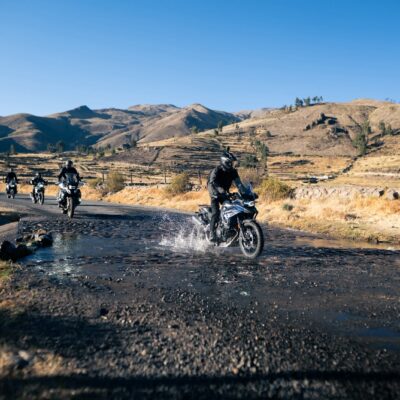 DE LA MONTAÑA AL MAR: CINCO RUTAS PARA DESCUBRIR AREQUIPA SOBRE DOS RUEDAS