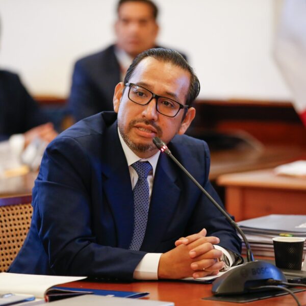 MINISTRO DE SALUD ANUNCIA MEDIDAS PARA ACELERAR LA TRANSFORMACIÓN DEL SISTEMA DE SALUD